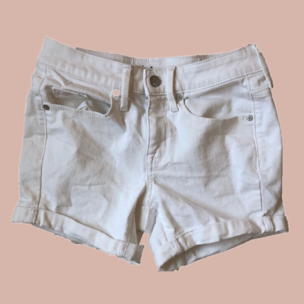 Mossimo white shorts, Woman size 24”